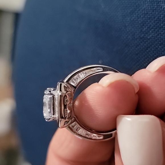 Ring - Picture 4 of 6